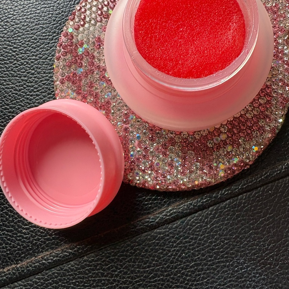 Strawberry lip scrub
